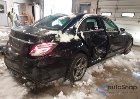 2015 Mercedes-Benz C 300 Sport 4Matic из США, поврежденный, VIN 55SWF4KB7FU022245